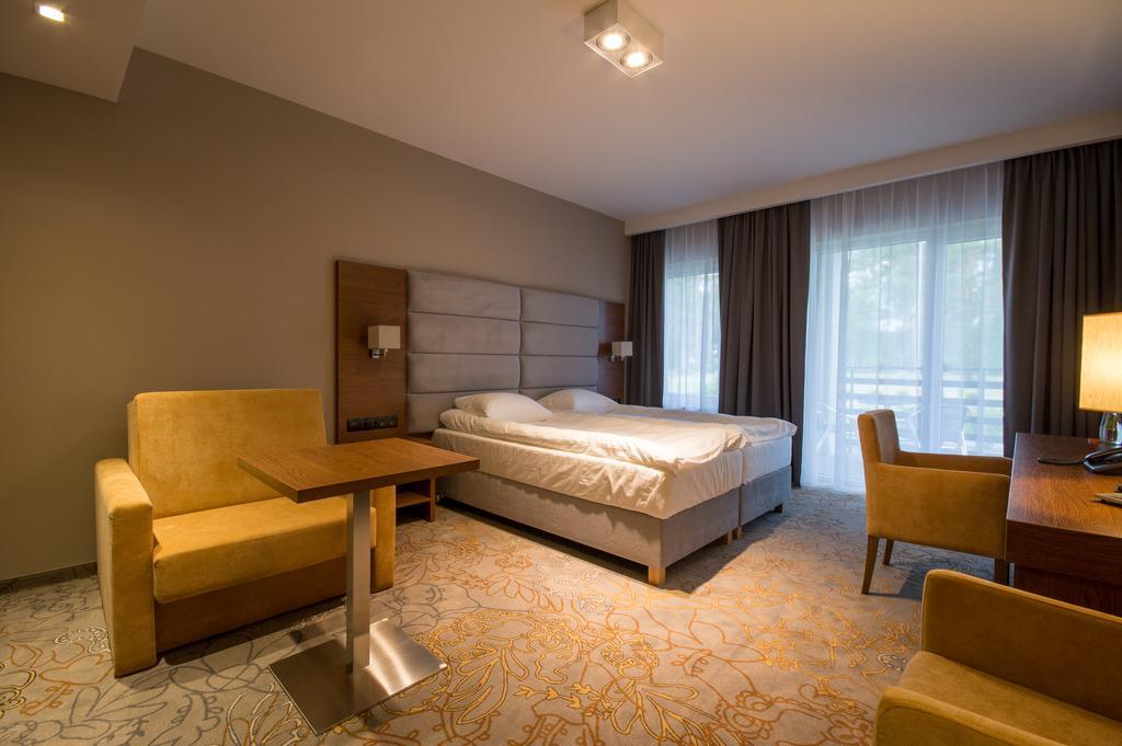 Rezydencja Sosnowa Luxury Hotel Janow Lubelski Ngoại thất bức ảnh