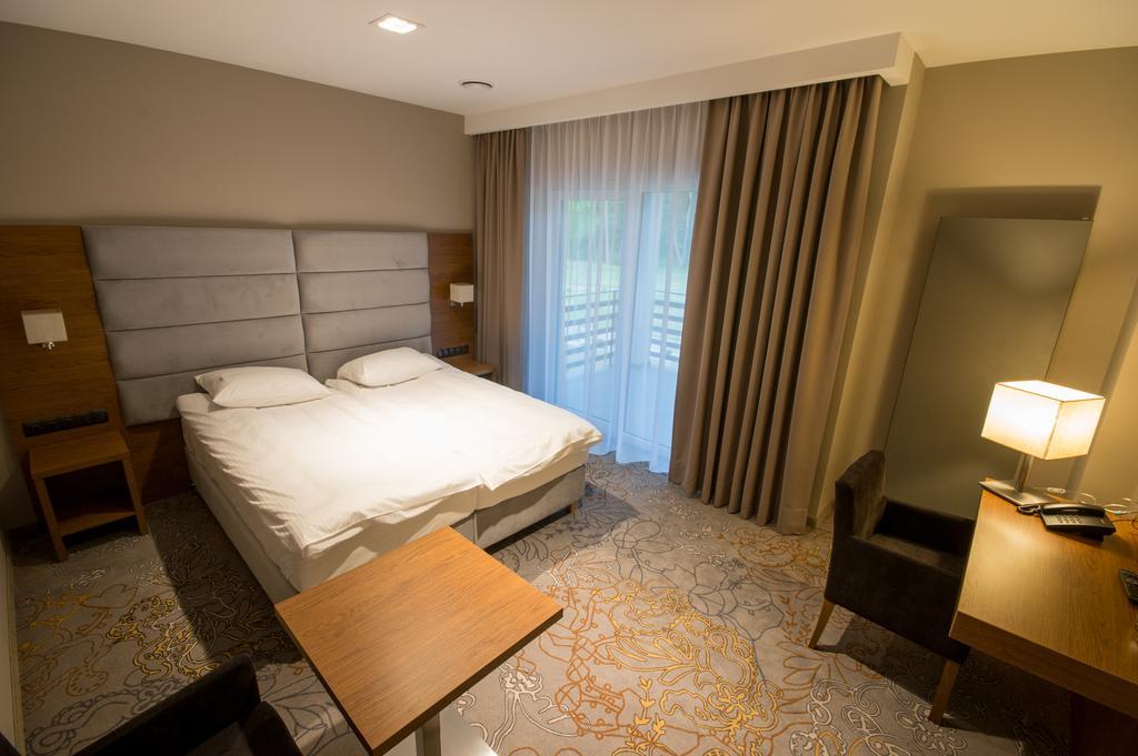 Rezydencja Sosnowa Luxury Hotel Janow Lubelski Ngoại thất bức ảnh