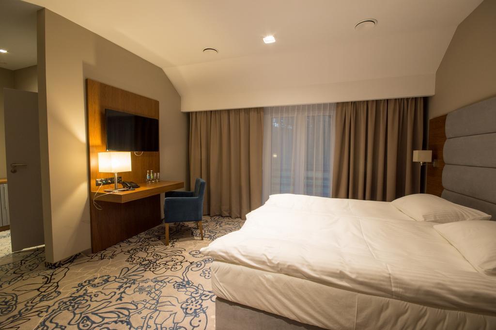 Rezydencja Sosnowa Luxury Hotel Janow Lubelski Ngoại thất bức ảnh