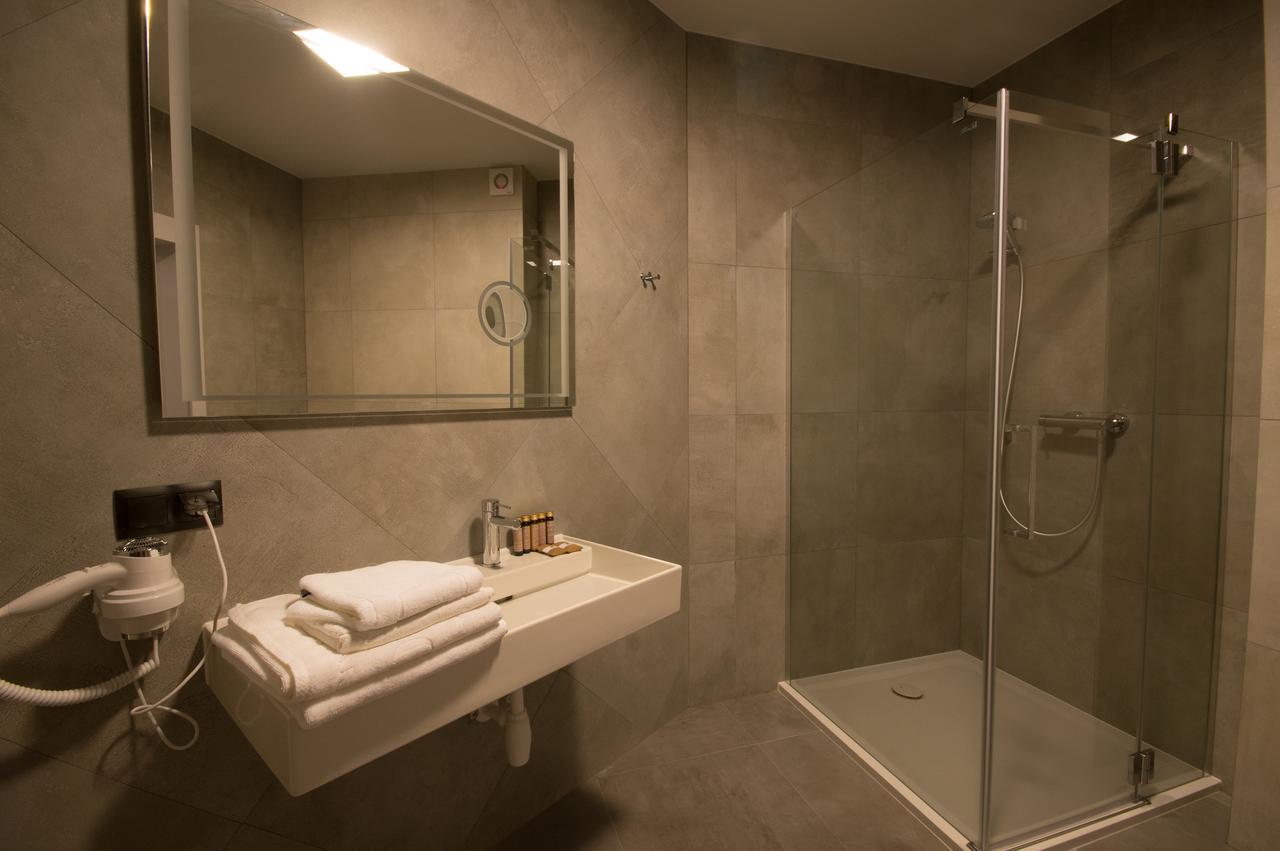 Rezydencja Sosnowa Luxury Hotel Janow Lubelski Phòng bức ảnh